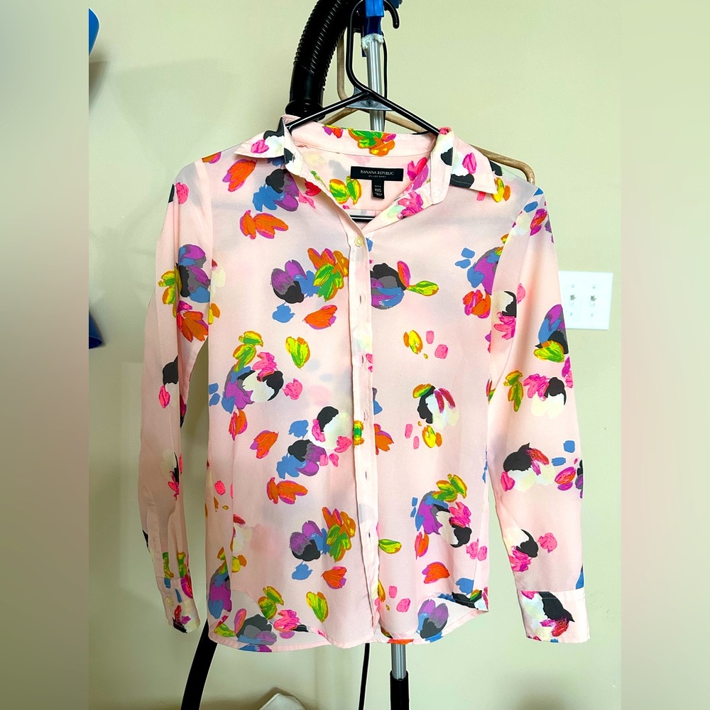 Banana Republic pink top
